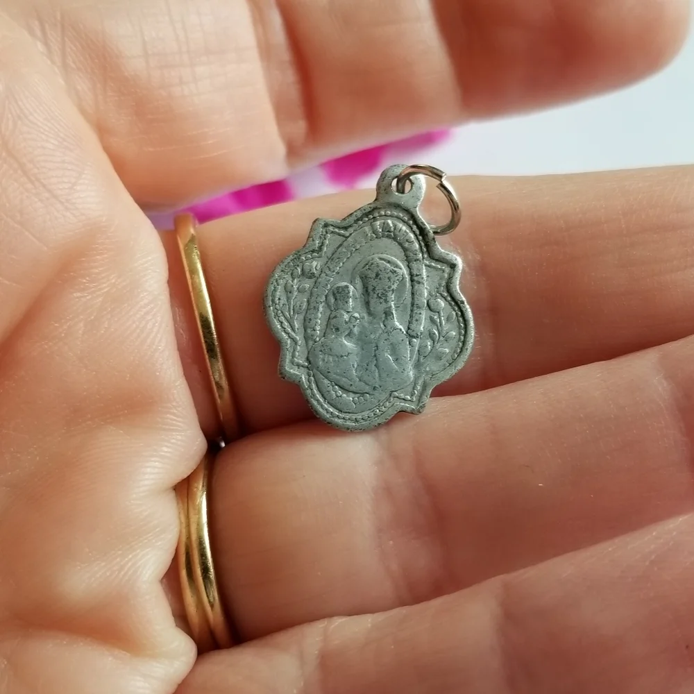 Vintage religious medal pendant madonna and child cathedral silver tone Catholic